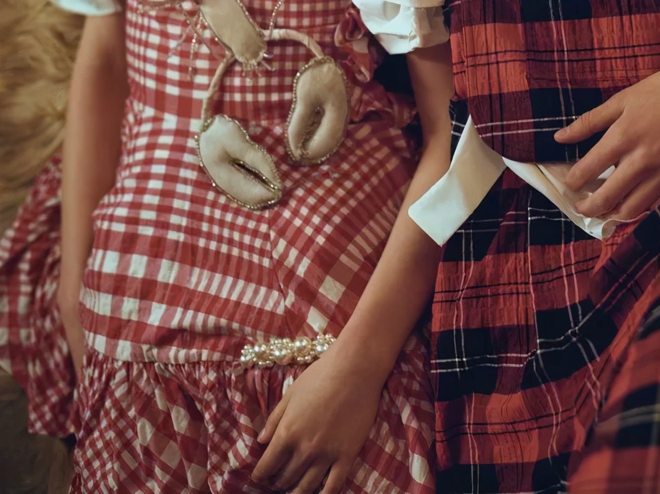 除了优雅贵气,珍珠还能休闲、叛逆、又嘻哈?