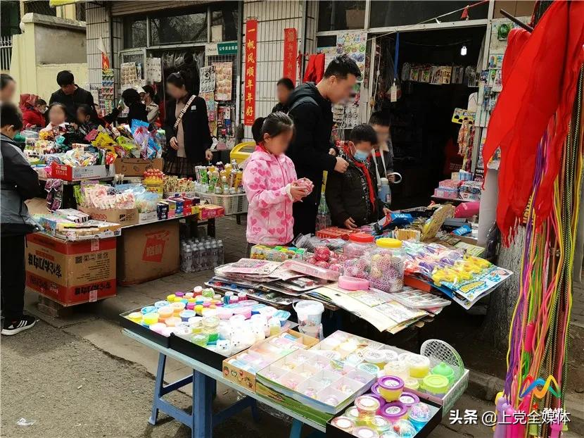 学校门口卖三无小食品的危害,校门口小食品安全吗