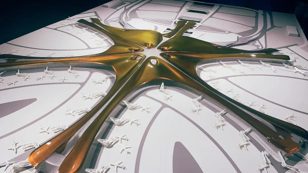 世界顶级建筑设计师扎哈哈迪德,扎哈·哈迪德设计