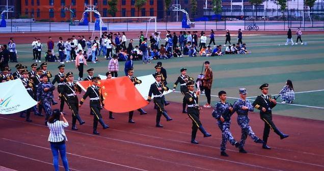 女装批发的秘密,女装服装尾货进货渠道
