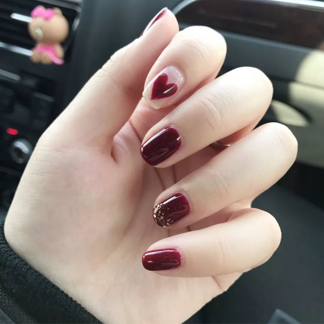 美甲什么颜色显得花哨好看,儿童美甲推荐不花哨