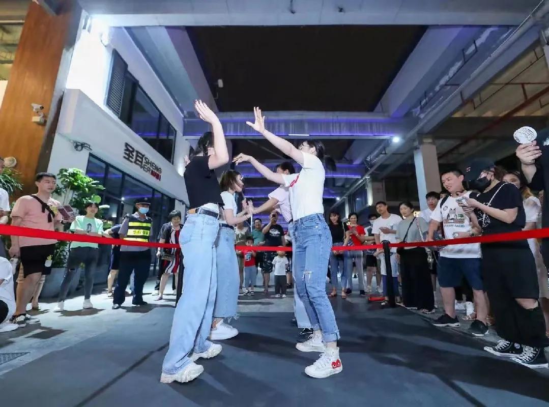 你好夏夜!来“特区1980”,体验湖里的创意夜生活~