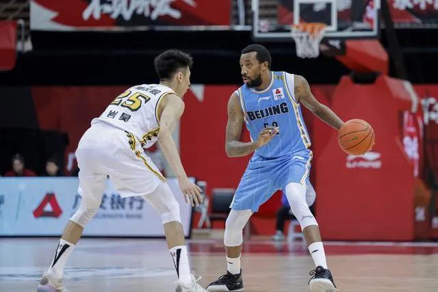 首钢季后赛全纪录夺冠,首钢结束三连败重拾赢球节奏