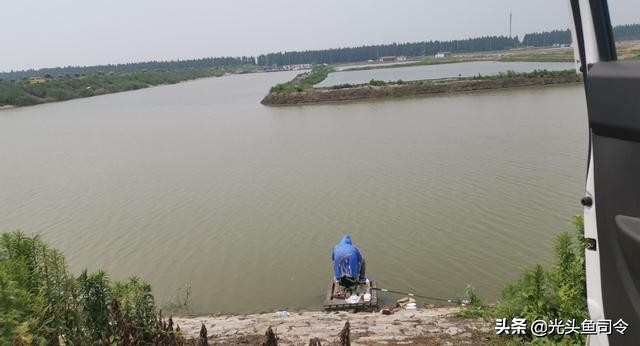 夏季野钓窝里鱼泡很多就是没口,野钓窝子全是小鱼怎么办