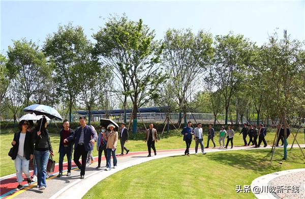 为了共同的期待——凯越集团创始人真情关怀富乐中学毕业班教师