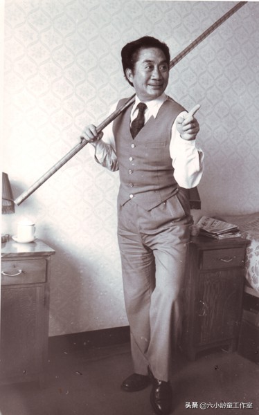 六小龄童纪念日,六小龄童和父亲合影