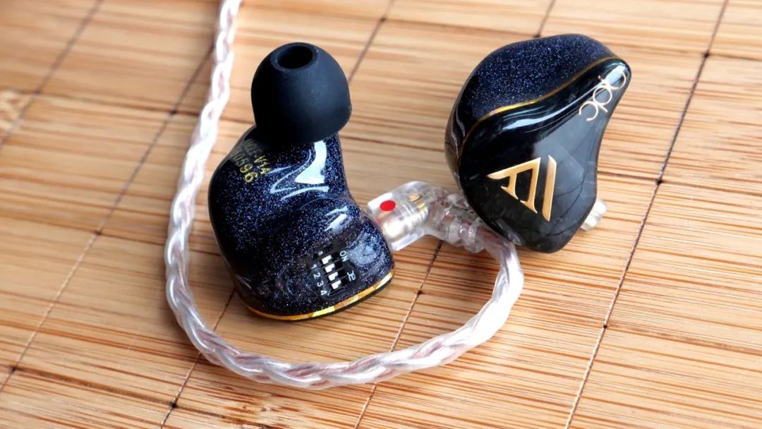 qdc变色龙v14评测,qdc发布最新旗舰变色龙v14