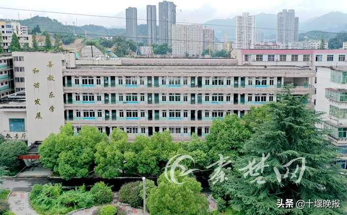 十堰市城区还要建一所公立高中吗,十堰市城区所有高中学校