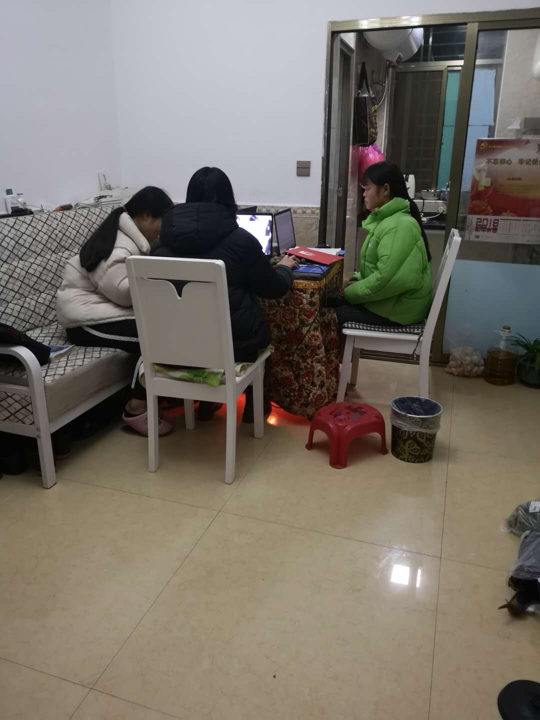 一系列困扰，我不想继续让大姐家的两个孙辈女孩继续免费住我家