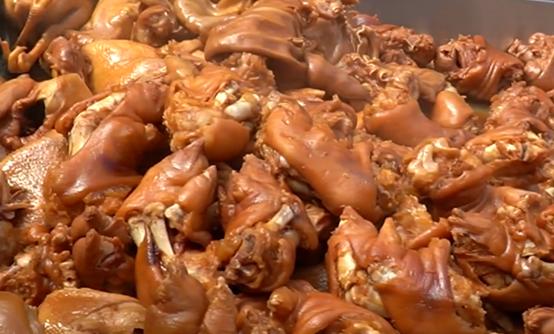 每天卖1000斤卤肉利润,90后小伙摆摊卖卤肉