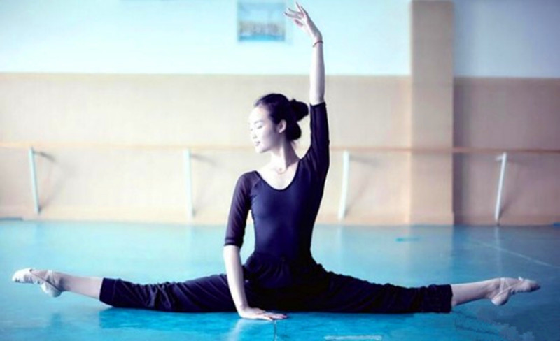 横劈的正确训练方式,横劈一字马