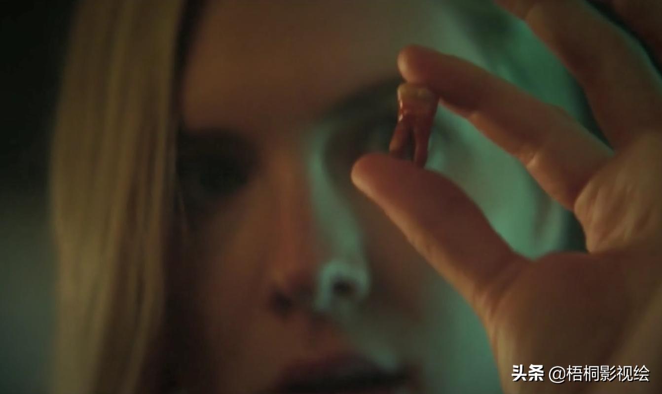 精彩绝伦的暗黑童话，黑暗扭曲的真实恐怖，这片看得真的很爽