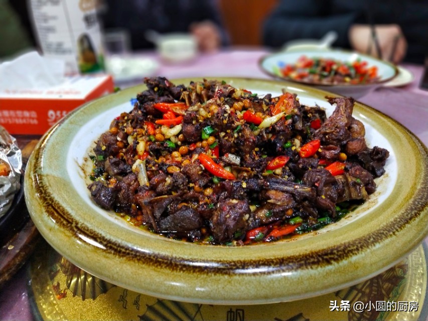 十个朋友聚餐点多少菜合适,朋友聚会10个人点多少菜合适