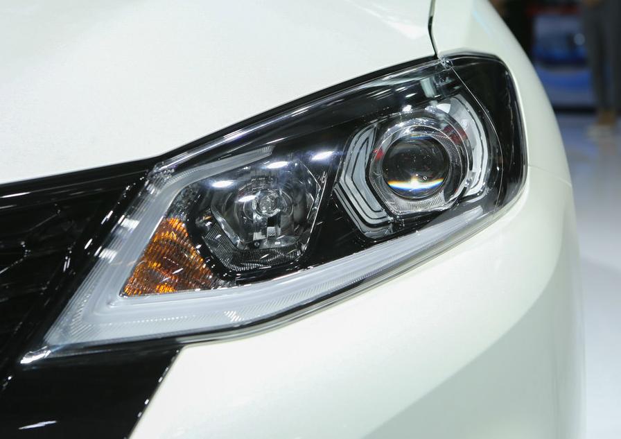 日产骐达两厢2022款报价及图片,08年手动挡日产骐达两厢多少钱