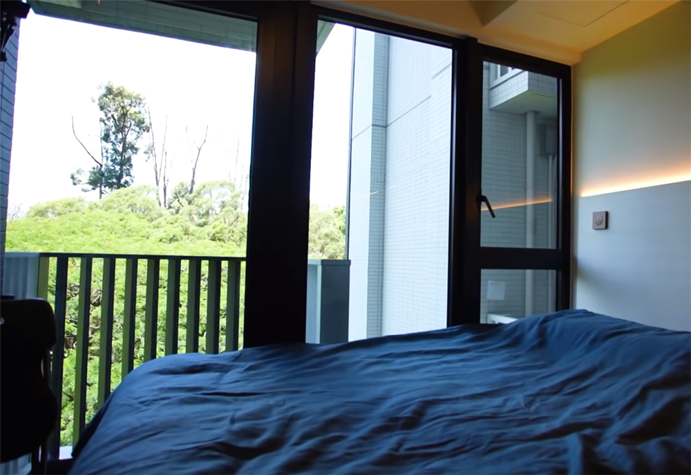 28岁香港夫妻买下35m2蜗居,香港一家三口买下27㎡蜗居