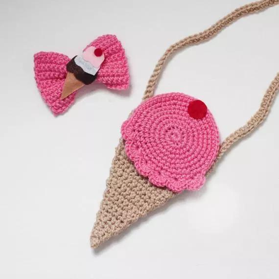 如何钩小包上的小装饰,钩个随身小包包好看