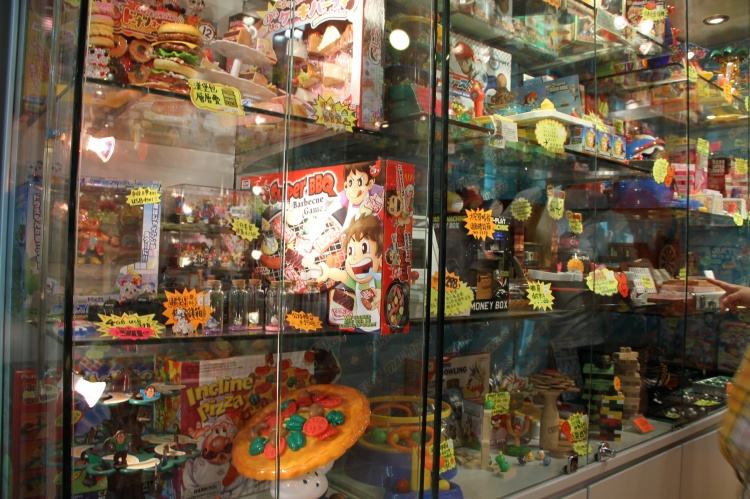 开动漫店是加盟好还是单干好,开动漫周边店有前途吗