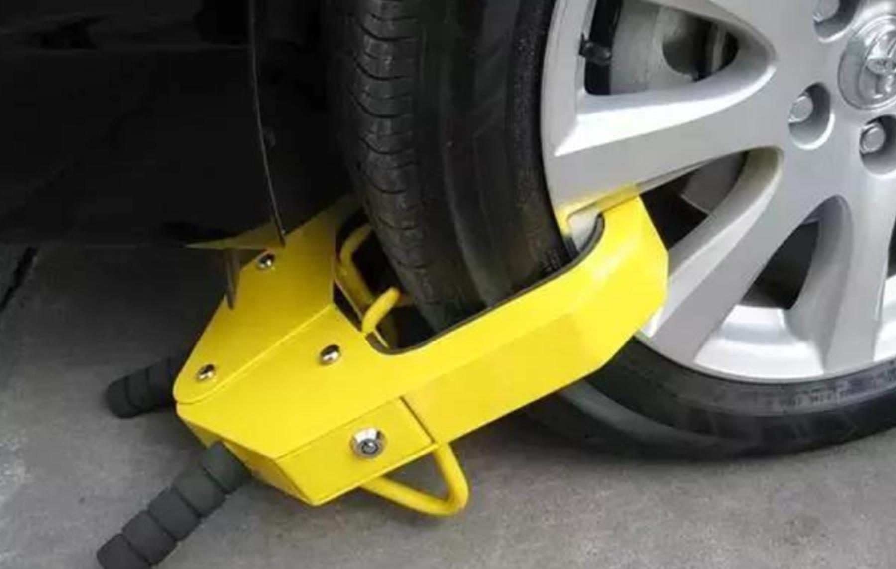 轮胎被人恶意放气怎么办,轮胎被恶意加锁怎么解决