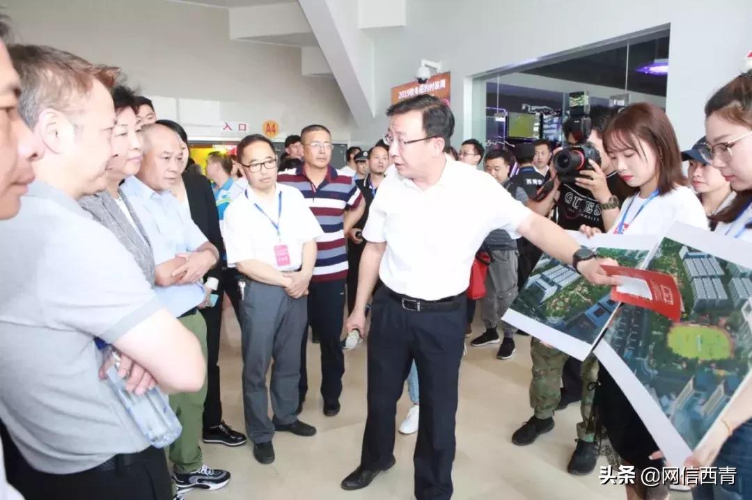 体操王子李宁走进天津西青——西青区全民健身运动会倒计时100天暨天津西青李宁运动中心开园活动举行