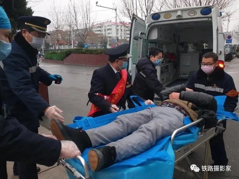 战疫情保春运铁路警察在行动,抗击疫情守护平安摄影征稿