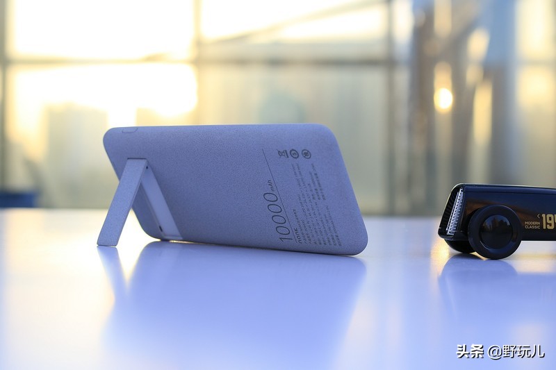 安卓手机背夹式充电宝测评,南卡无线充电宝pow-1和pow-2