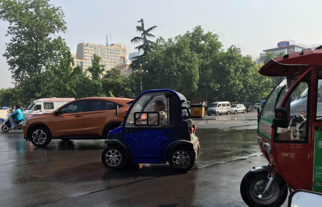 国内新型路霸，5年造成83万起事故！交警直言：太难管