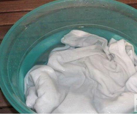 白衬衫发黄洗白小窍门不用小苏打,白衬衫发黄变白最快最简单的方法