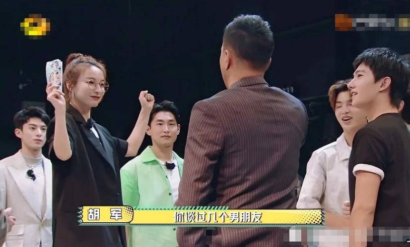 吴昕主持节目被质疑,吴昕被质疑完整视频