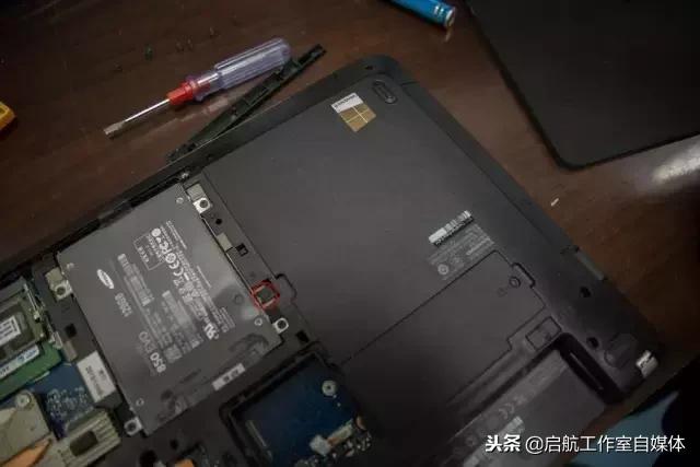 笔记本自己加装固态内存条教程,老笔记本更换内存条和固态硬盘后