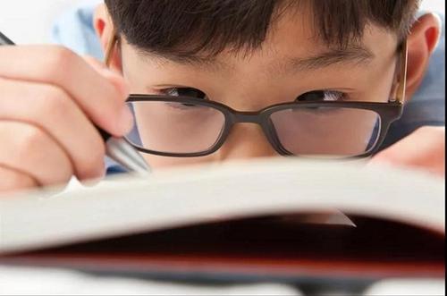 小孩糖果吃多了会怎样,儿童毒糖果上瘾