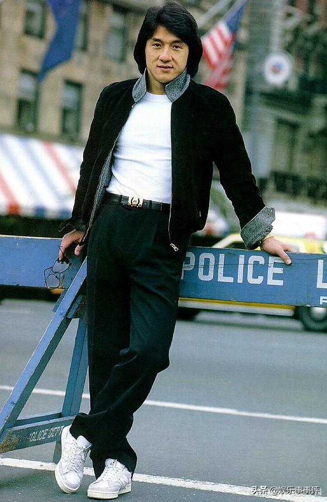 成龙回安徽认祖,成龙回安徽看望同父异母的兄弟