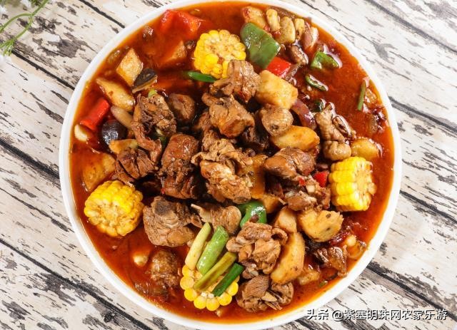 全靠8根钢柱支撑的玻璃栈道你敢挑战吗？保定狼牙山泽疆公寓酒店