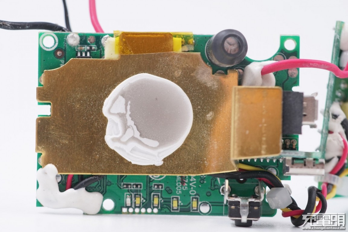 拆解华为5000mah充电宝,拆解60000ma充电宝