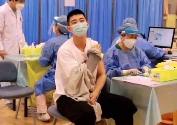 北体男大学生打疫苗,北体男生接种疫苗