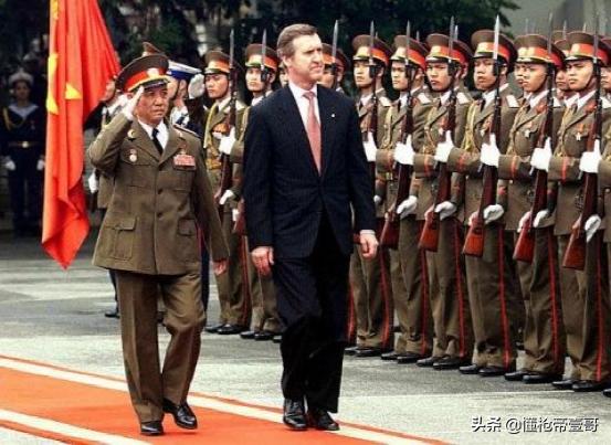 中国ak47礼宾枪,香港警察制式步枪