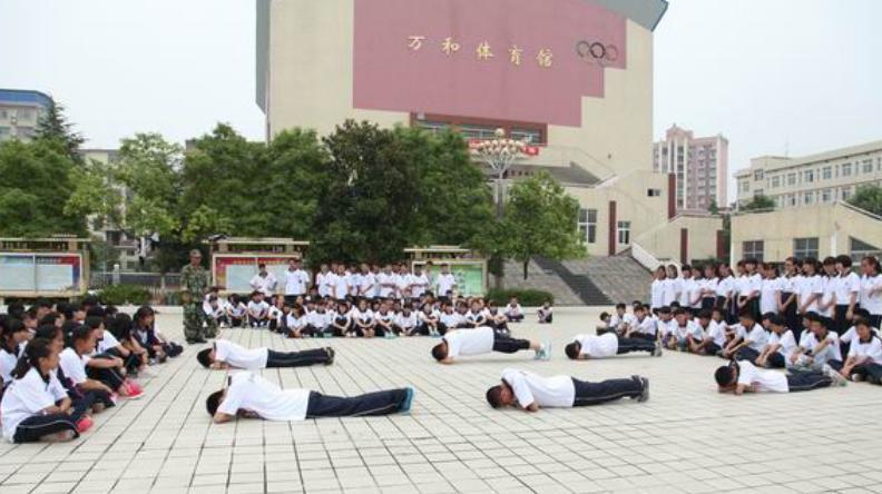 閭甸槼鐜嬬偢,婀栧崡鐜嬬偢