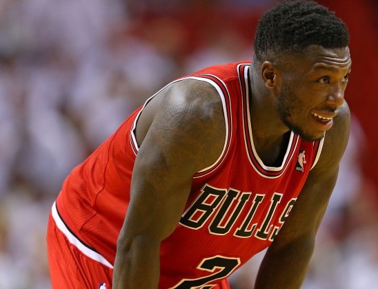 盖帽姚明、跨过霍华德、扣倒奥尼尔，活泼的小跳豆扣篮王罗宾逊