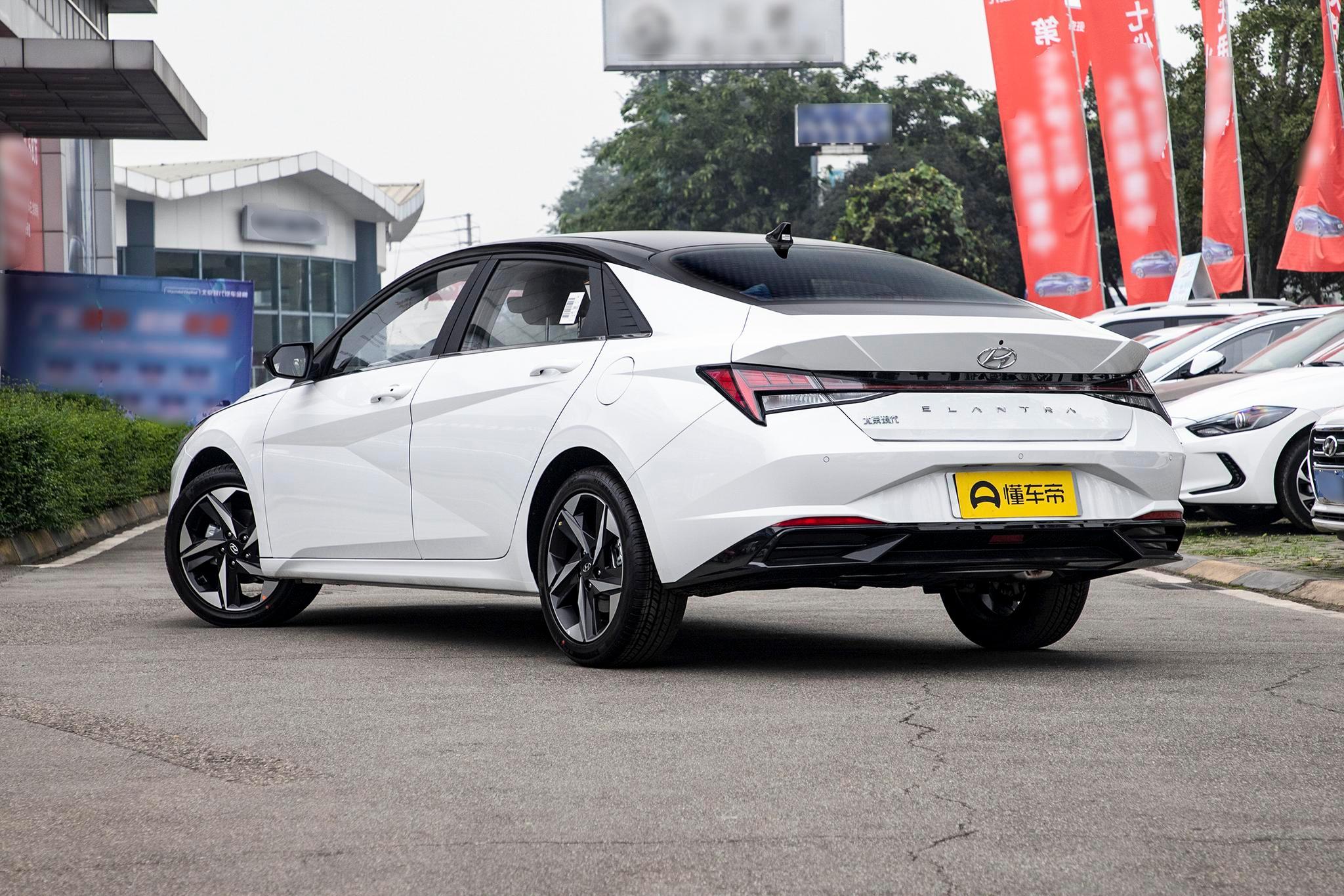 新款伊兰特对比宝来,买伊兰特还是轩逸比较纠结