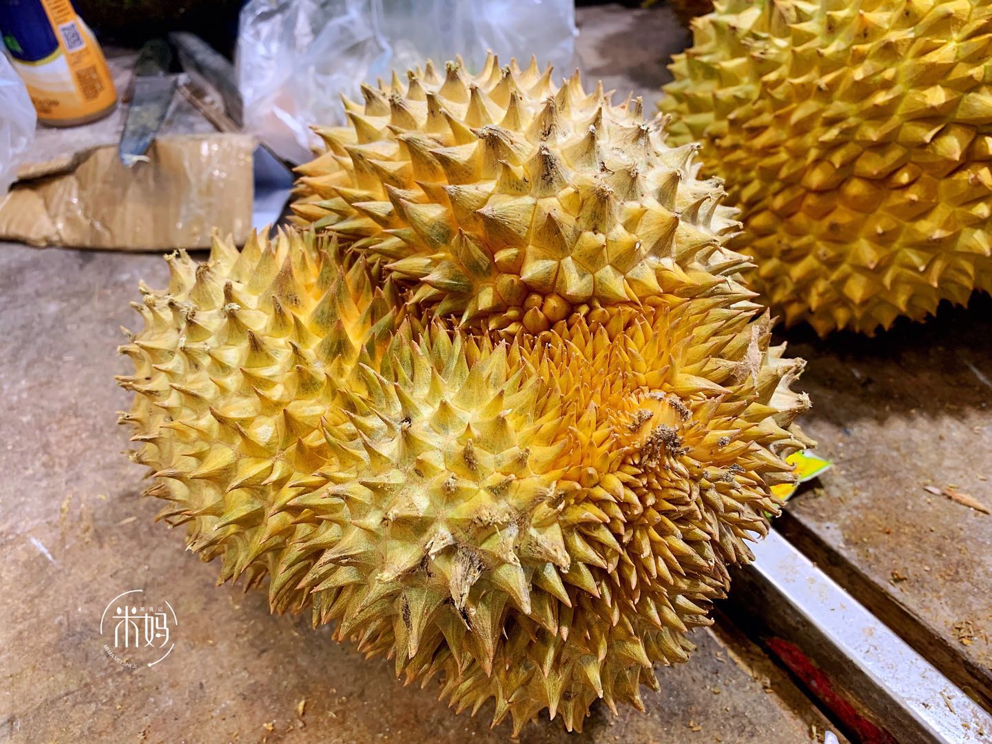 如何挑选的榴莲肉多,网上挑选榴莲肉多最简单的方法