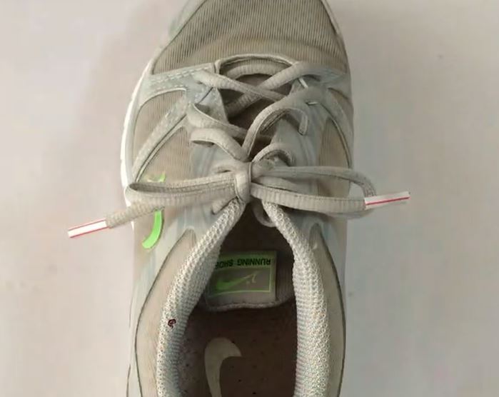 鞋带头上的塑料管掉了怎么修复,鞋带鞋头怎么修复