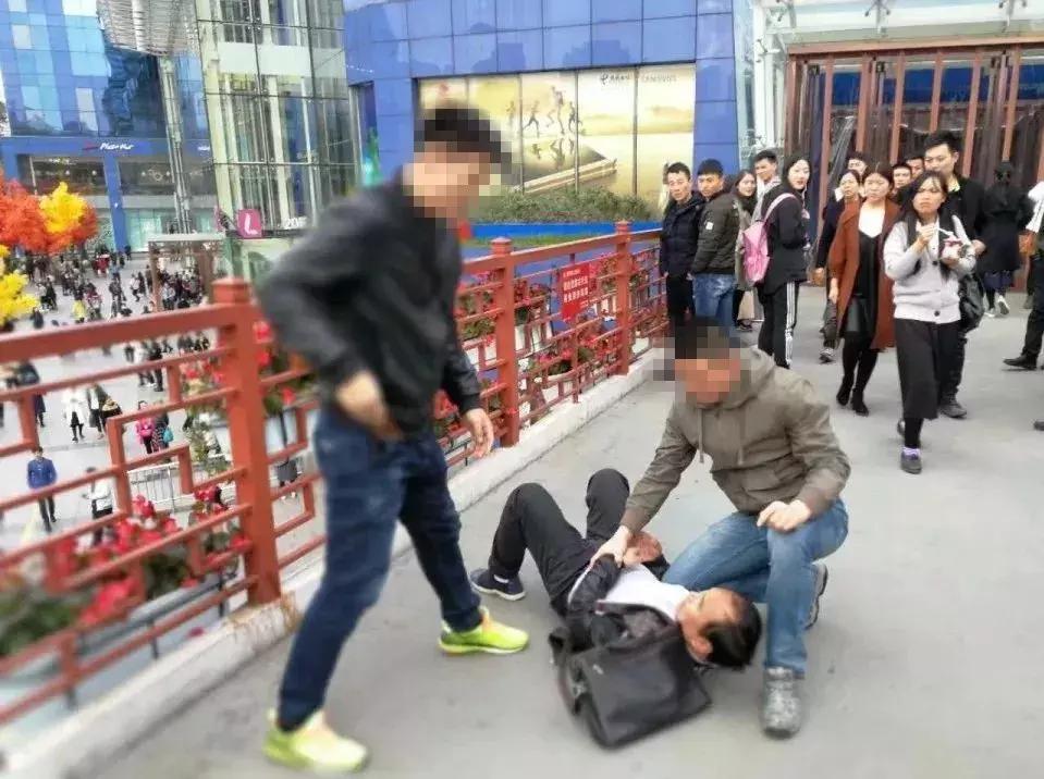 便衣警察背后的故事,便衣民警真实故事