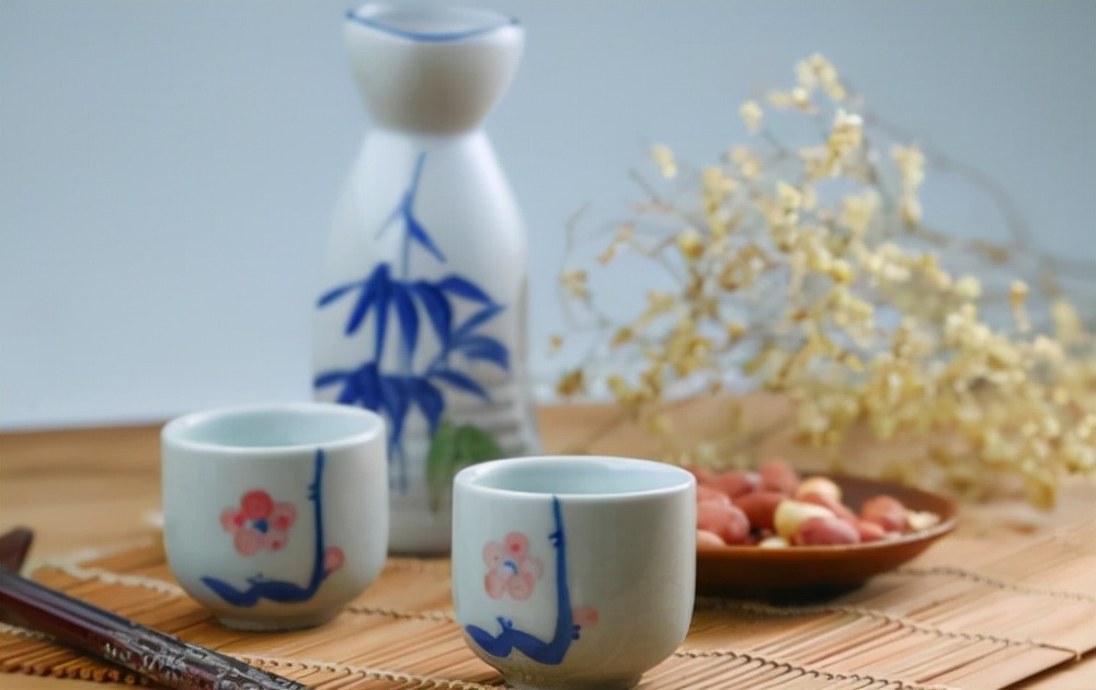 赖茅酒和酱香经典,30年经典赖茅