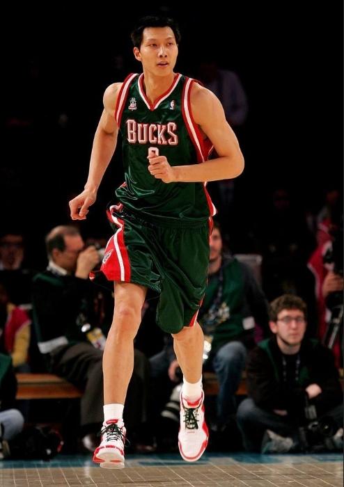 易建联脾气,易建联暴躁集锦