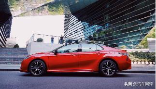 颜值爆表，用料厚道，凯美瑞告诉你什么叫中型车典范