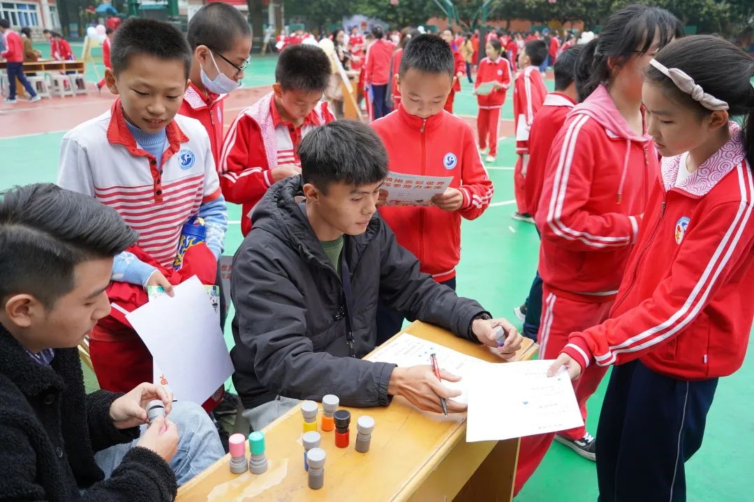 追梦,从新世纪外国语开始!小学职业规划教育,照亮孩子人生航途