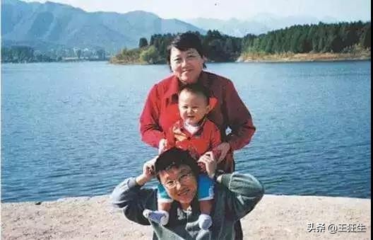 Blinkist性别教育：《她/他/Ta们/我》