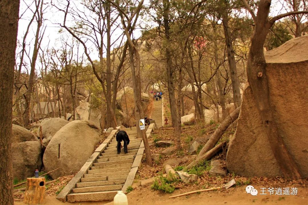邹城峄山石头怎么形成的,峄山的石头是怎么形成