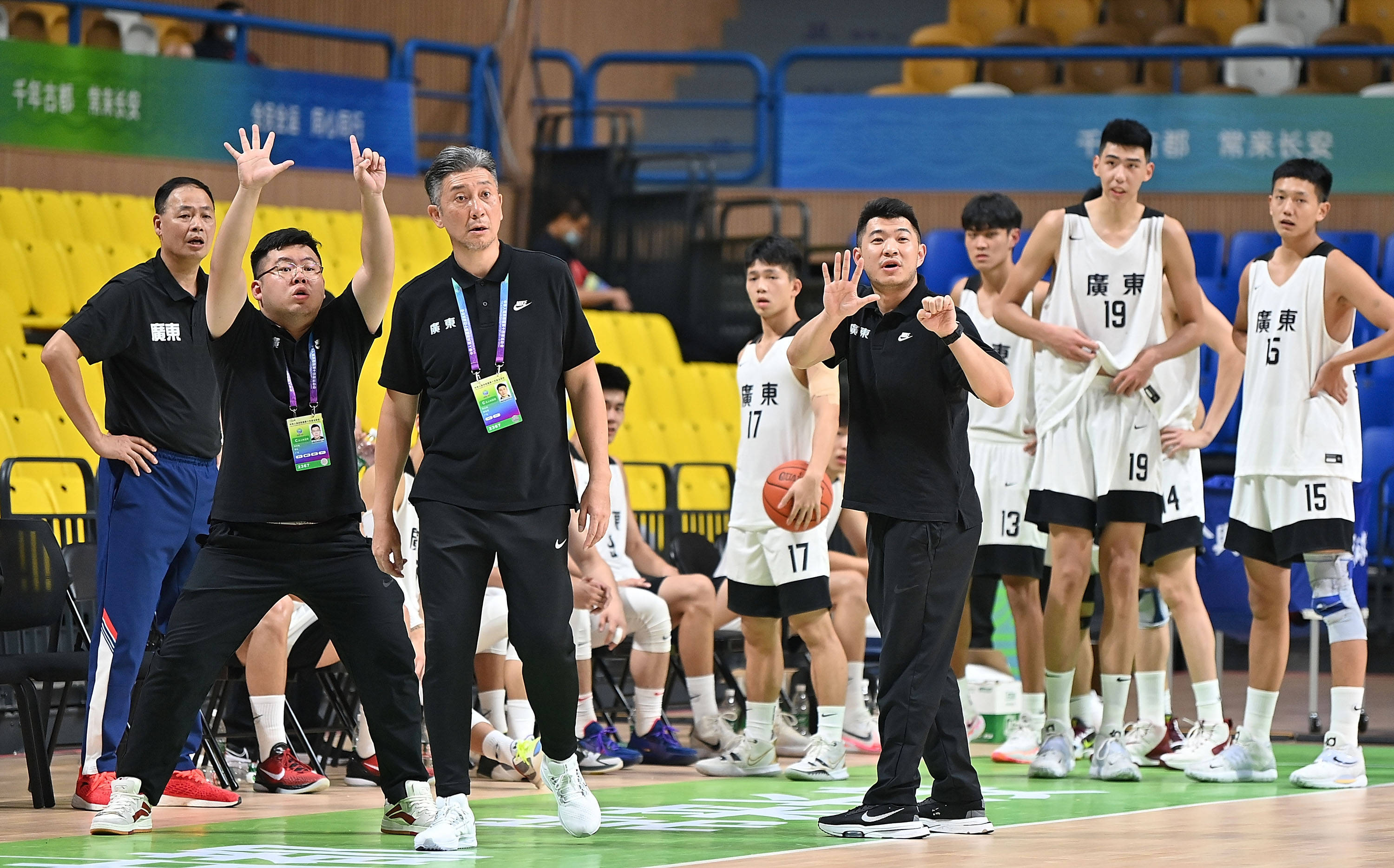 从参赛到夺冠的回顾,从参赛到夺冠历程回顾