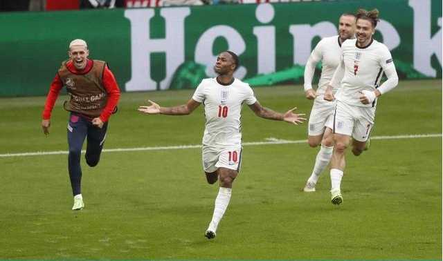 快乐男孩斯特林哪个国家的,斯特林有多快乐