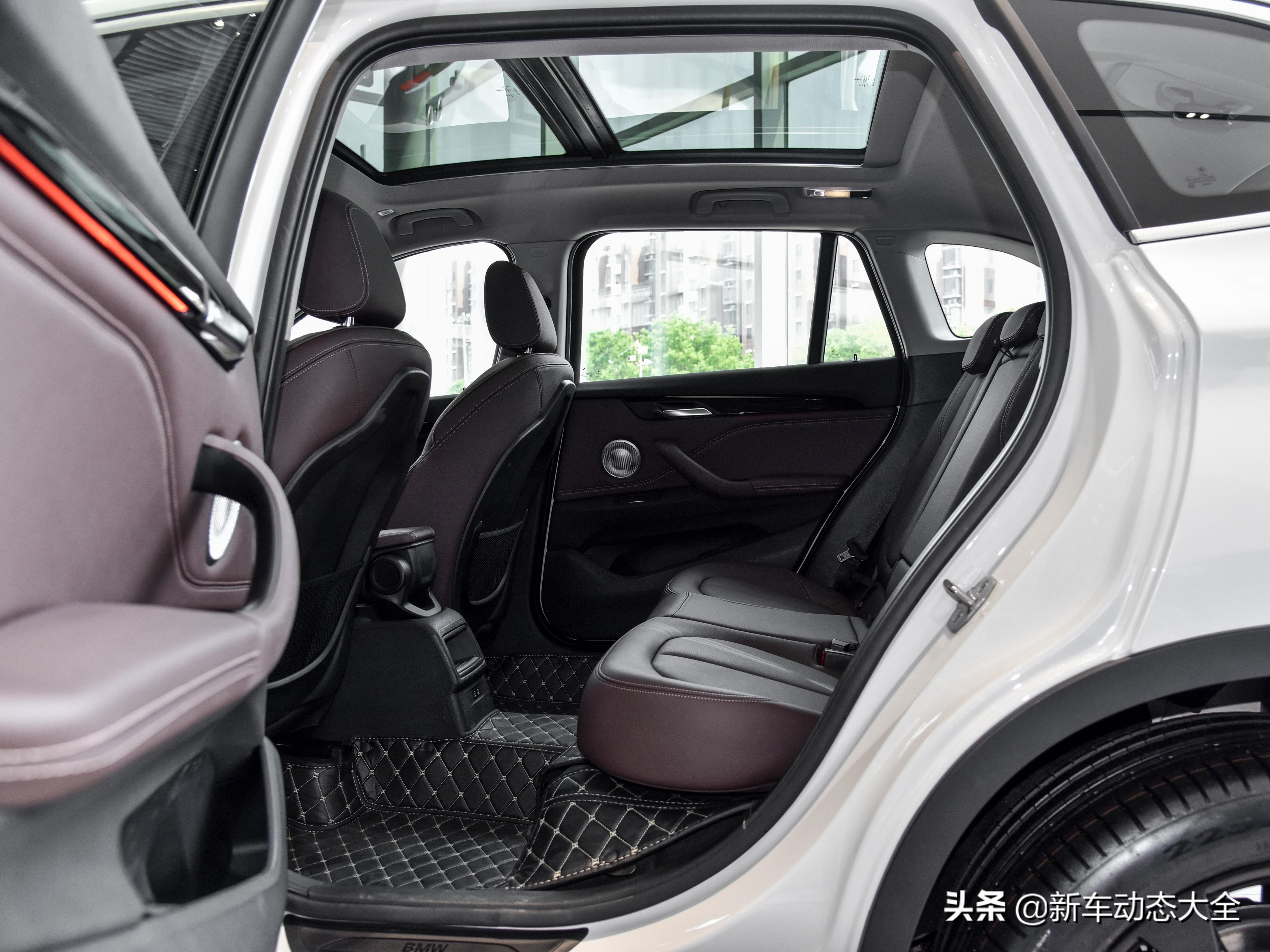 乘客多也能装得下实拍宝马X1
